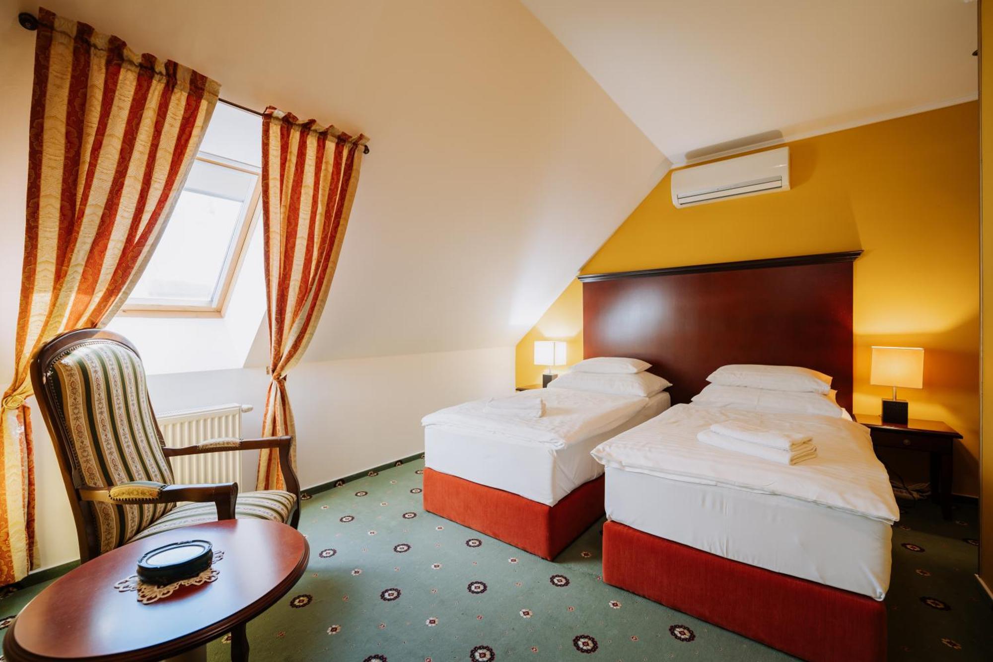 Boutique Maraton 4*