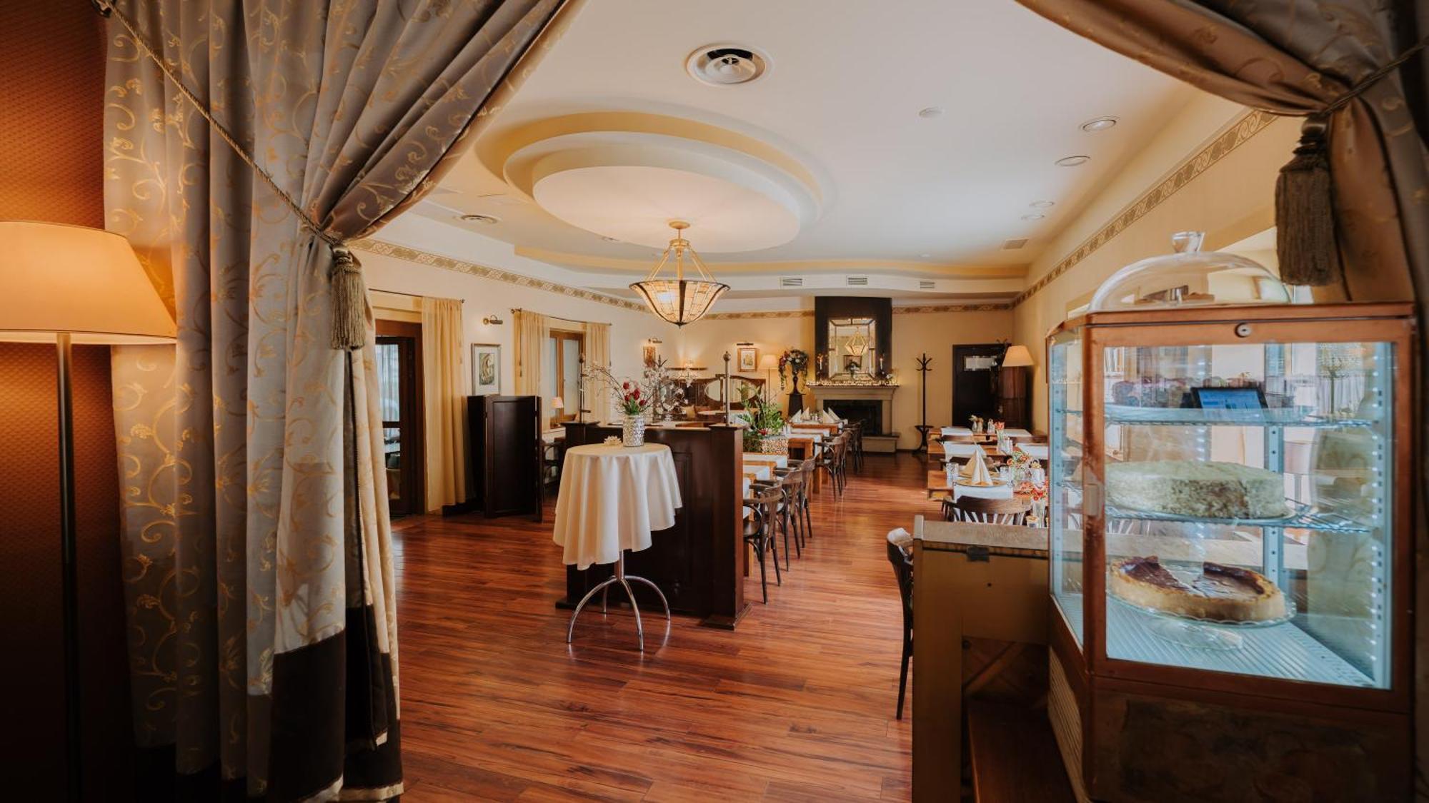 Boutique Maraton 4*